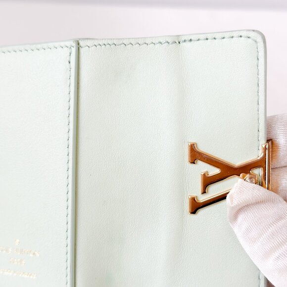 Louis Vuitton Summer Stardust Capucines Wallet - Picture 8 of 15